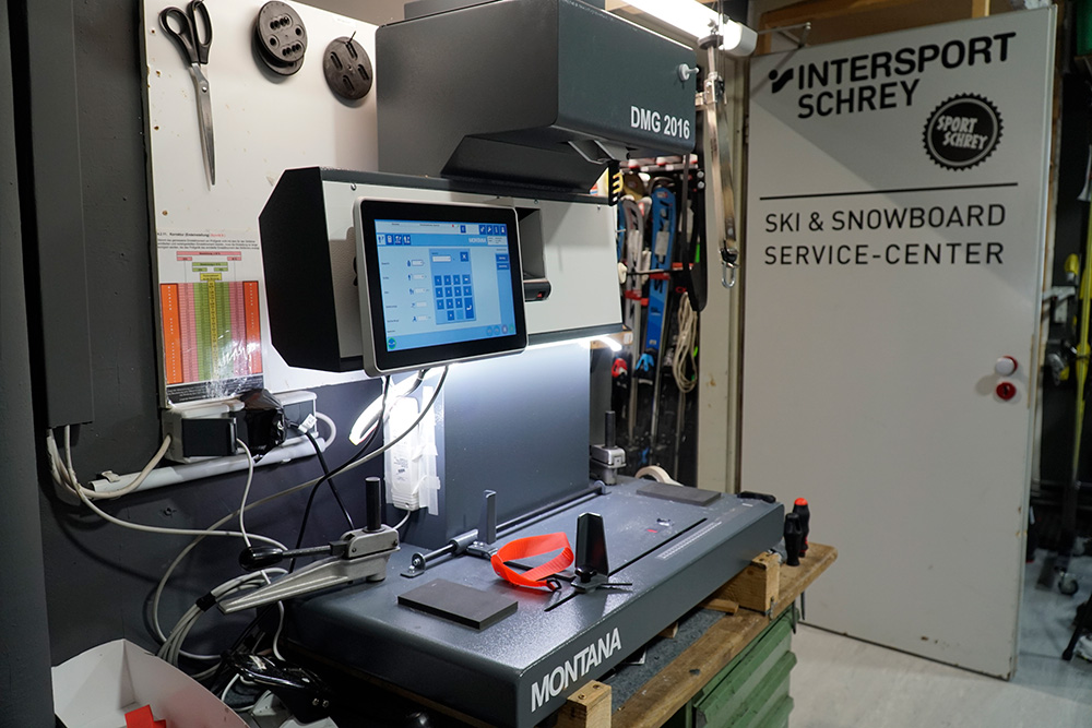 Sport Schrey with new ski service machine MONTANA CRYSTAL ROCK Reference project Sport Schrey, Pforzheim, DE, 2022, view binding measuring device DMG Plus